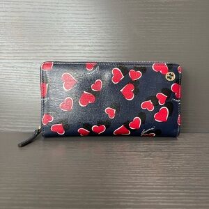 Gucci Interlocking GG Logo Leather Hearts Wallet